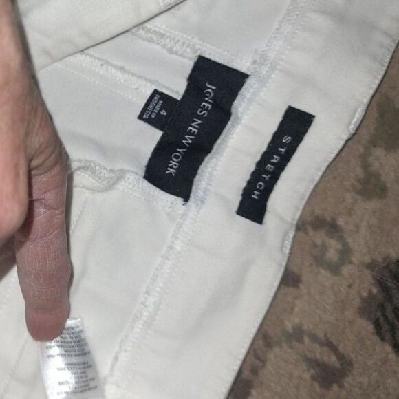 LOT #50 Three Pants Size 4 White Jones New York & Dockers & Blk Daisy Fuentes - Picture 3 of 7